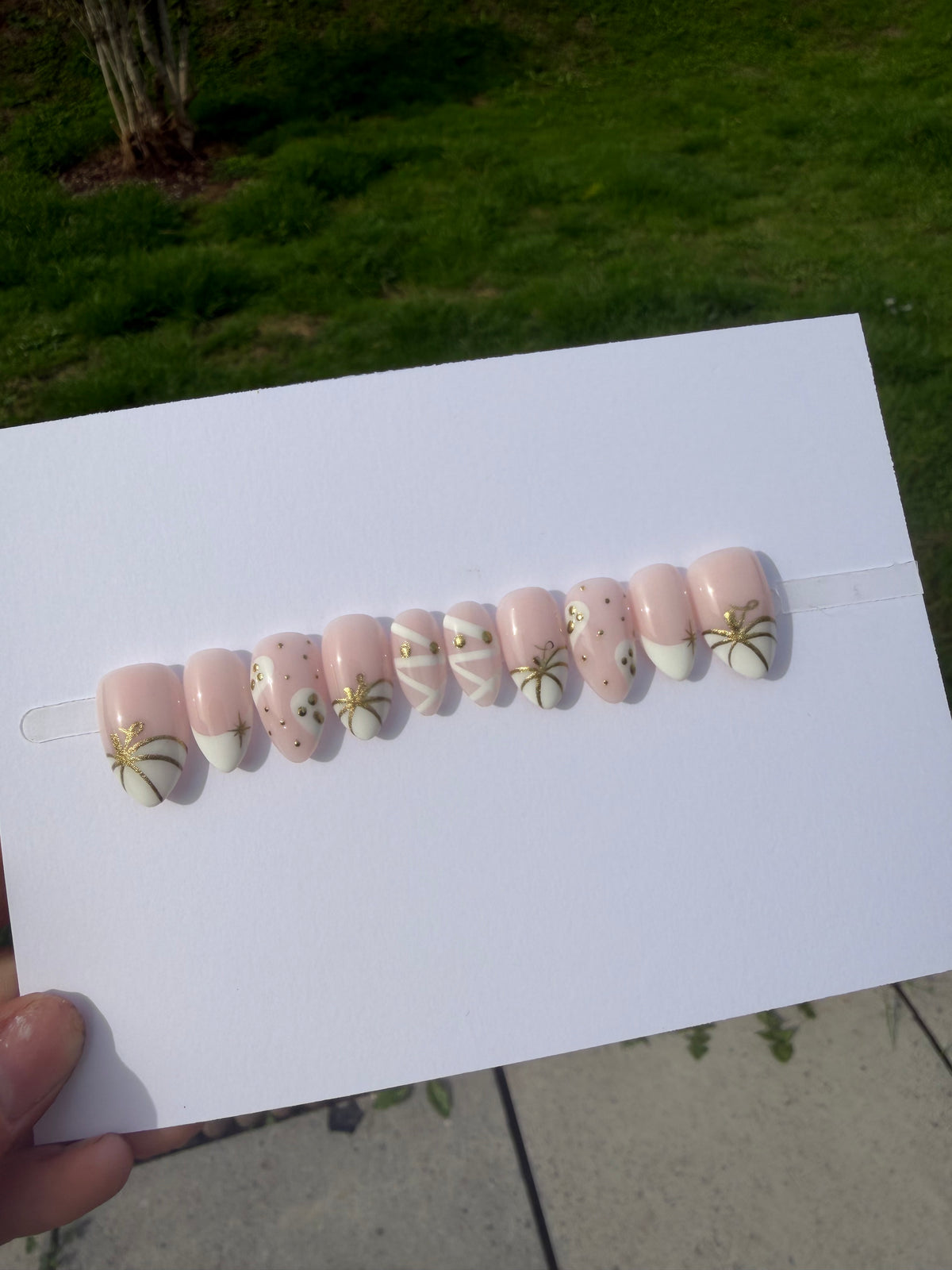 White & Gold Spooky Press-On Nails