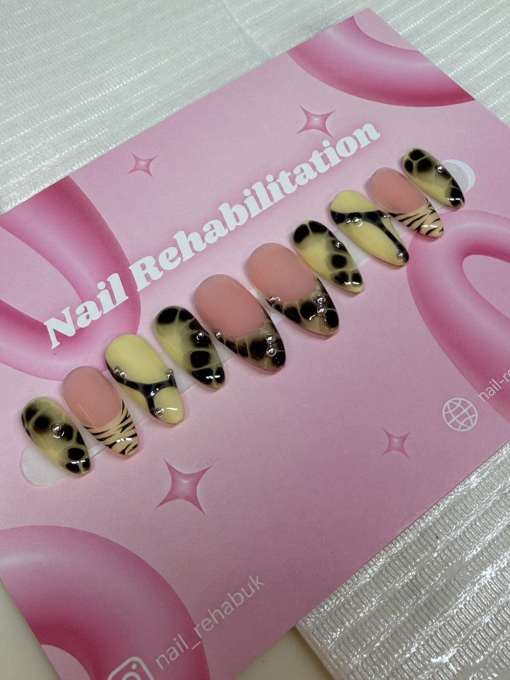 Electric Lemon Press-On Nails